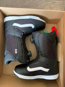 youth vans snowboard boots