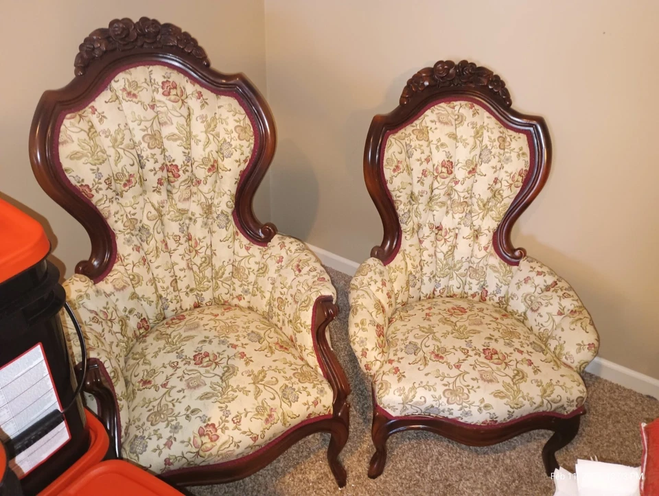 SILLAS KING AND QUEEN Foto 3 de 4