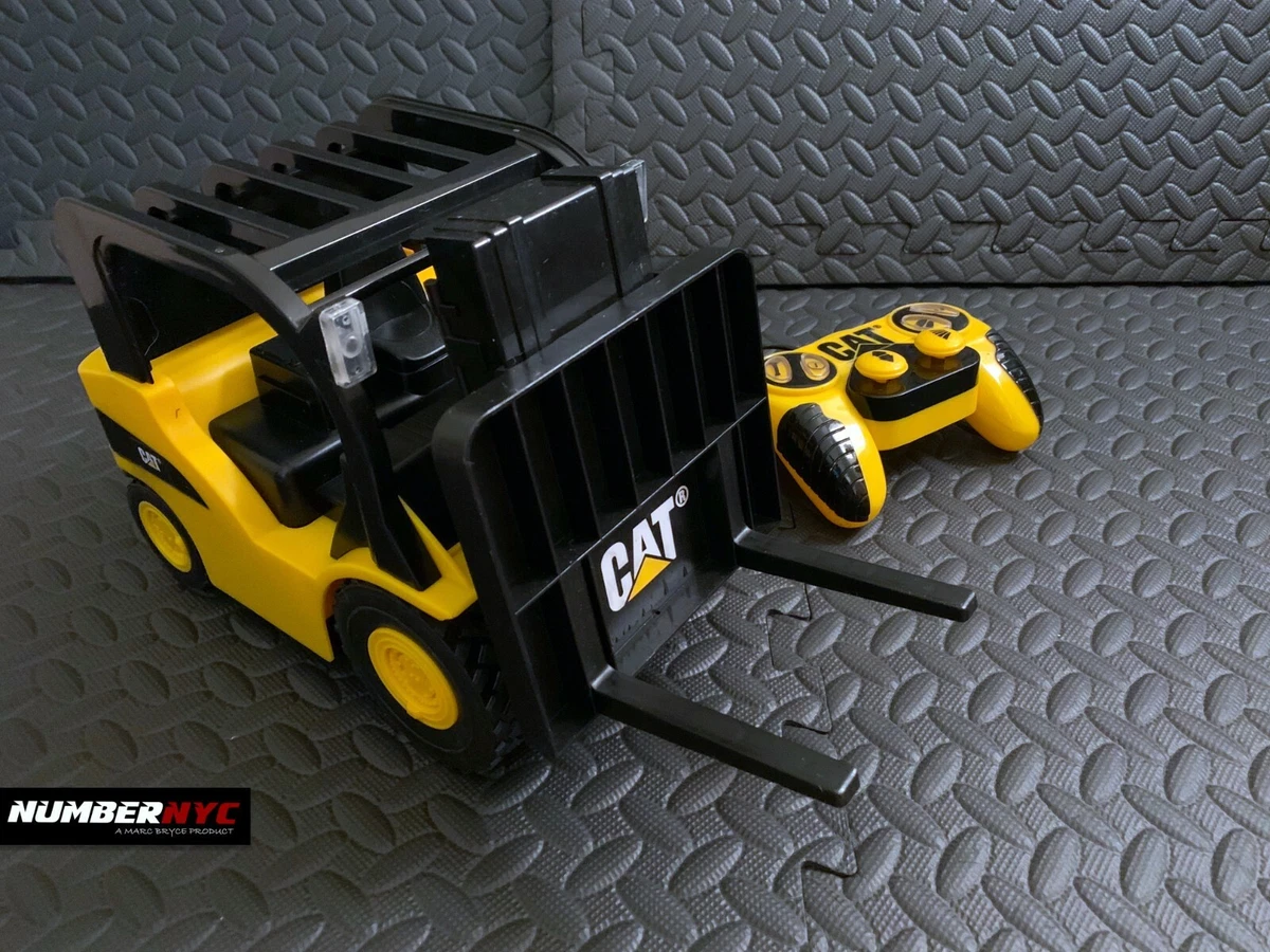 Caterpillar toy sale forklift