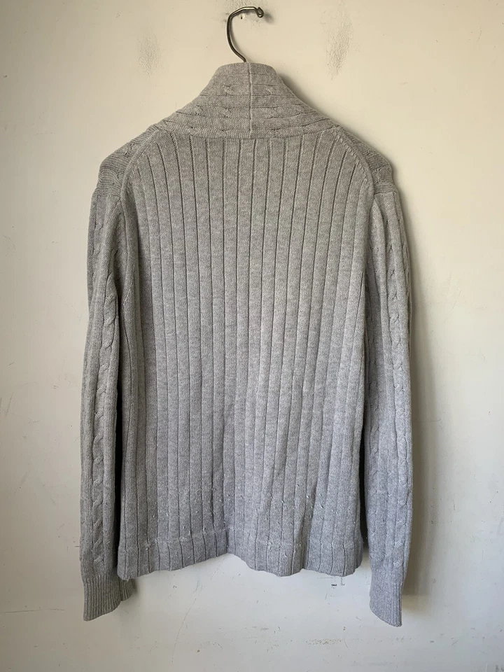 Cárdigan para mujer Banana Republic gris medio tejido con cable Angora Cápsula Academia Foto 3 de 4