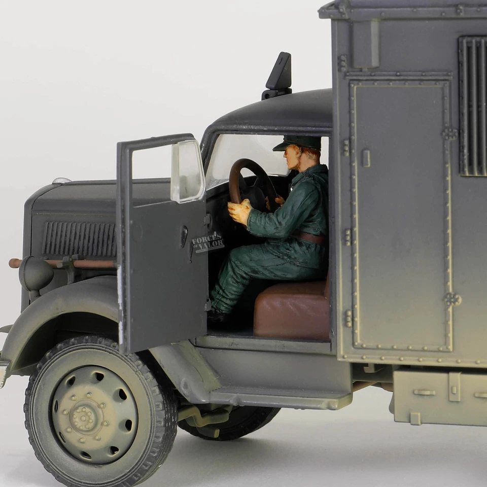 FOV Forces Of Valor 801101B 1/32 GERMAN Opel BLITZ  4x4 AMBULANCE 1940 Diecast - Image 4 of 4