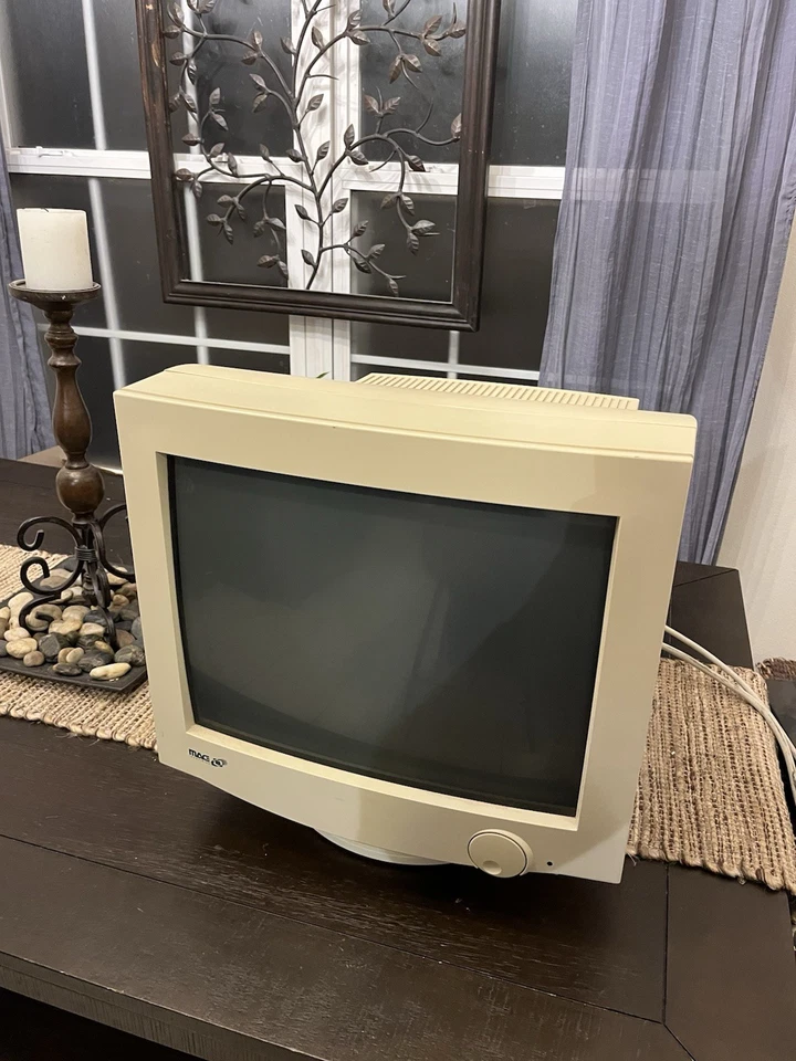 Vintage 1996 MAG Innovision 16 Inch Color CRT Computer Monitor - Working - Image 2 of 4
