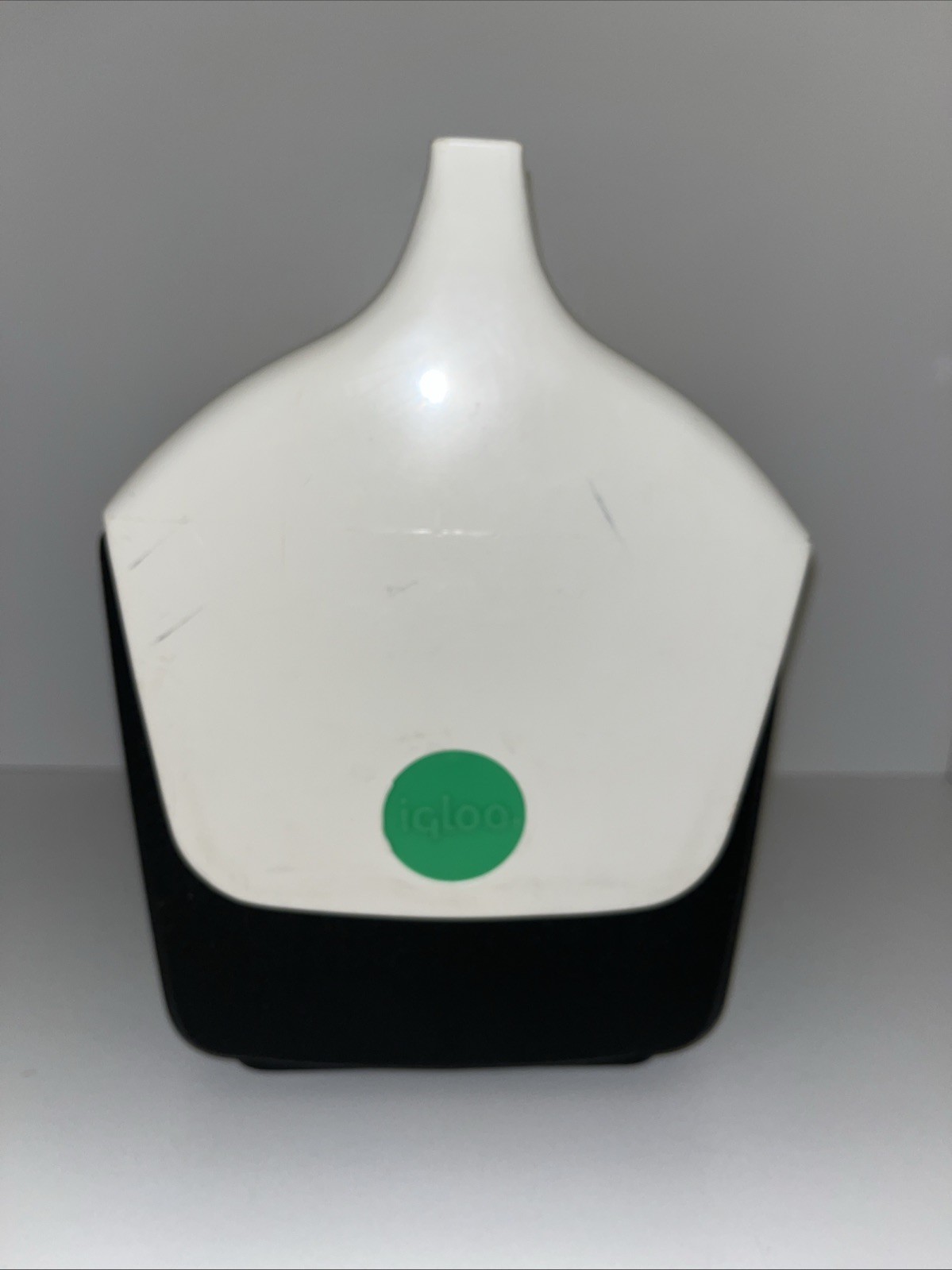 Igloo Little Play Mate Cooler  Blue.. Pre-Owned.. Fair Condition..