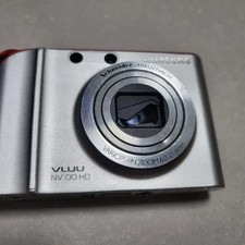 Samsung VLUU NV100 HD Digital Camera Silver Red Detail