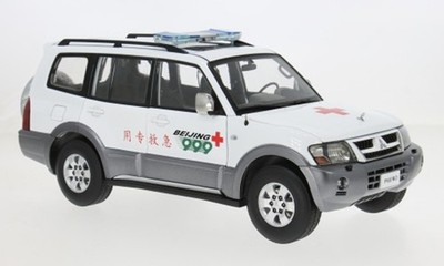 Sun Star SUN5836 - 1/18 / Mitsubishi Pajero V73, Beijing Red Cross Rescue Servic