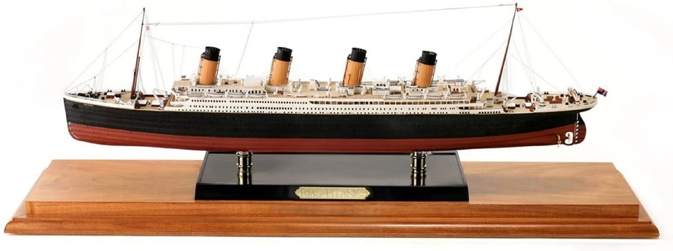 Minicraft Models RMS Titanic Deluxe Edition - Image 2 of 4