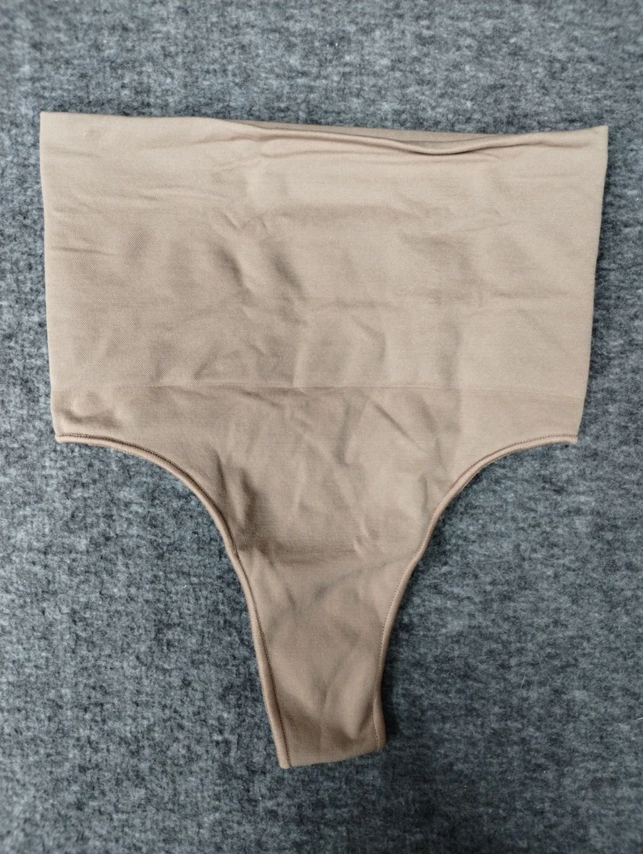 NWOT SKIMS Core Control Thong / Size S/M ( SH-THG-0108)