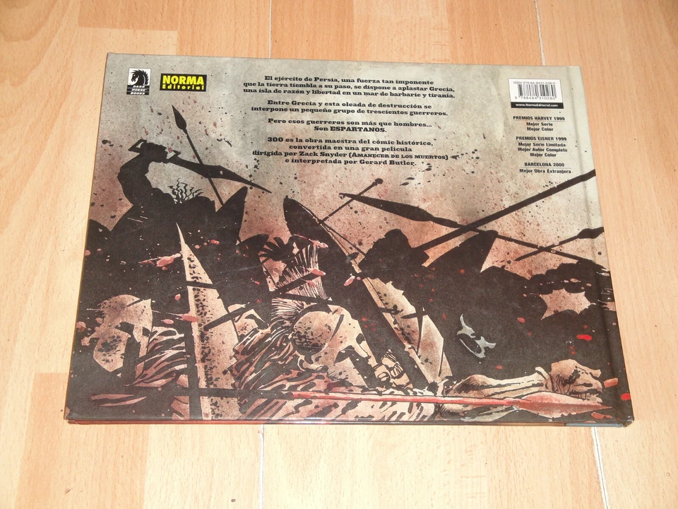 300 DE FRANK MILLER LYNN VARLEY LIBRO - COMIC A TODO COLOR EN BUEN ESTADO - Imagen 4 de 4