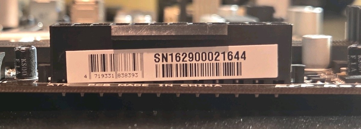 GIGABYTE GA-H110M-S2H-GSM MicroATX Motherboard & Core i5-6400 2.70