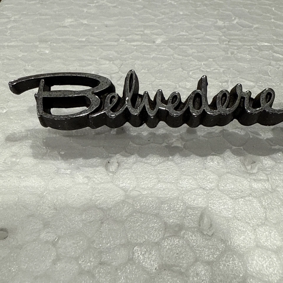 1966 1967 Plymouth Belvedere II emblema Mopar guantera insignia moldura Foto 2 de 4