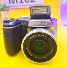 Fujifilm FinePix S5700 7.1MP Digital Camera - Silver. Fully Working. refbj
