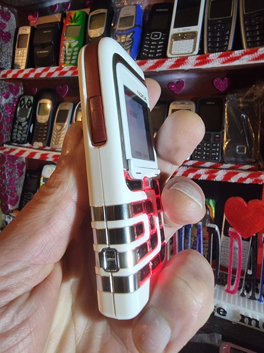 【珍品／希少】Nokia 7260 ホワイト/レッド Super Rare Nokia 7260 Mobile Phone Unlocked Very Rare Retro White