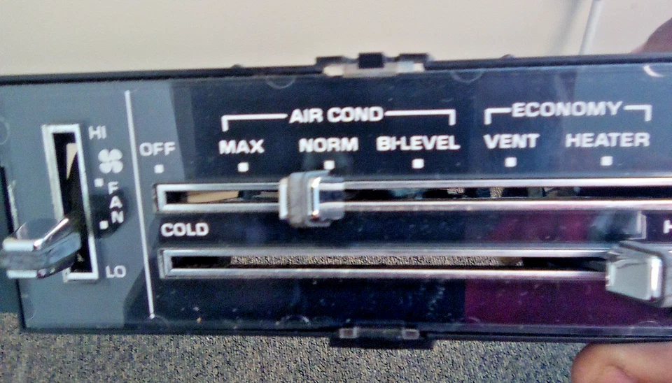 Oldsmobile Delta 88 1977-84 OEM módulo de control de clima calentador de aire acondicionado 7895785 FC-10DG Foto 3 de 4