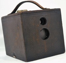 ANTIQUE Box Camera   No. 2 BULLS-EYE KODAK MODEL D   Clean Clear Glass  