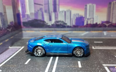Hot Wheels 2018 Copo Camaro, Umbau auf Real Riders. Neu.