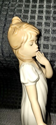 リヤドロ Lladro Nao by Lladro Girl Yawning Vintage NAO/Lladro 