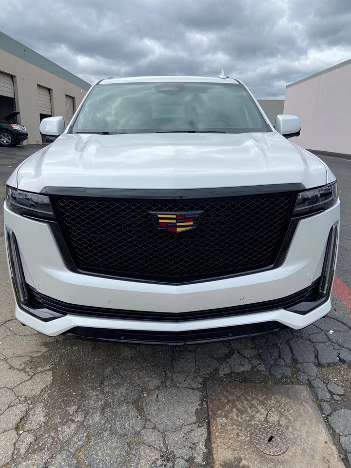 Juego emblema Escalade borde negro para 2021, 2022, 2023, 2024 Foto 3 de 4