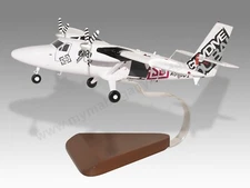 De Havilland Twin Otter DHC-6 Skydive Dubai 2 Desk Wood New Model Small 1/72
