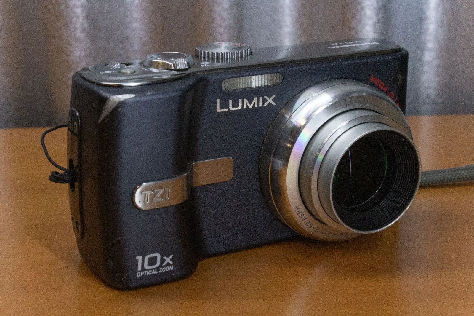 Panasonic Lumix DMC-TZ1 Camera - 5.0 MP, 10x Zoom, Works/Tested - Fun Vintage!