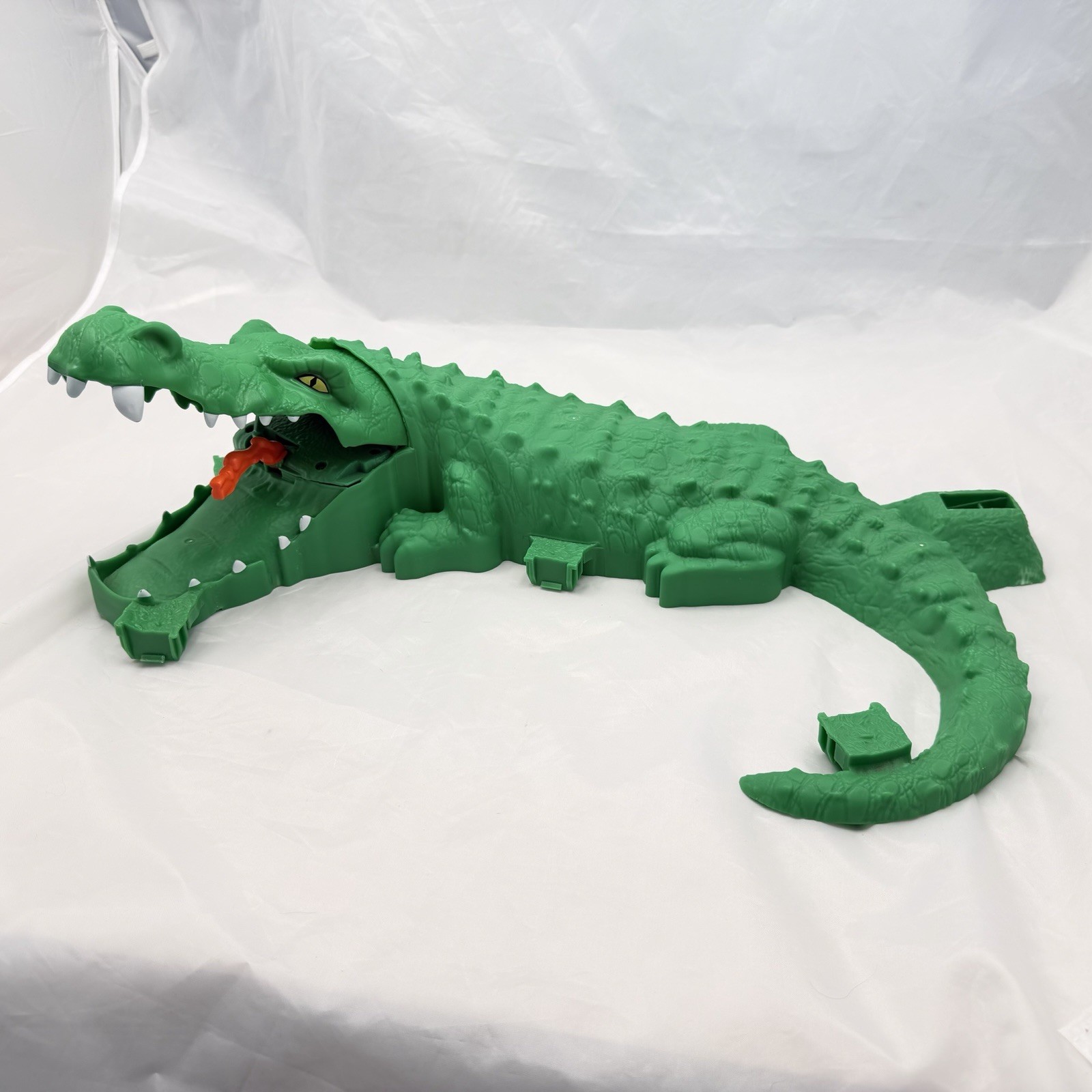 Hot Wheels Ultimate Gator Car Wash Replacement Gator Red Tongue FTB67 2018 image 2
