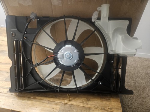 Radiator/Condenser Cooling Fan assembly TOYOTA Corolla Sedan 2014-2019 TO3115181 - Picture 1 of 4