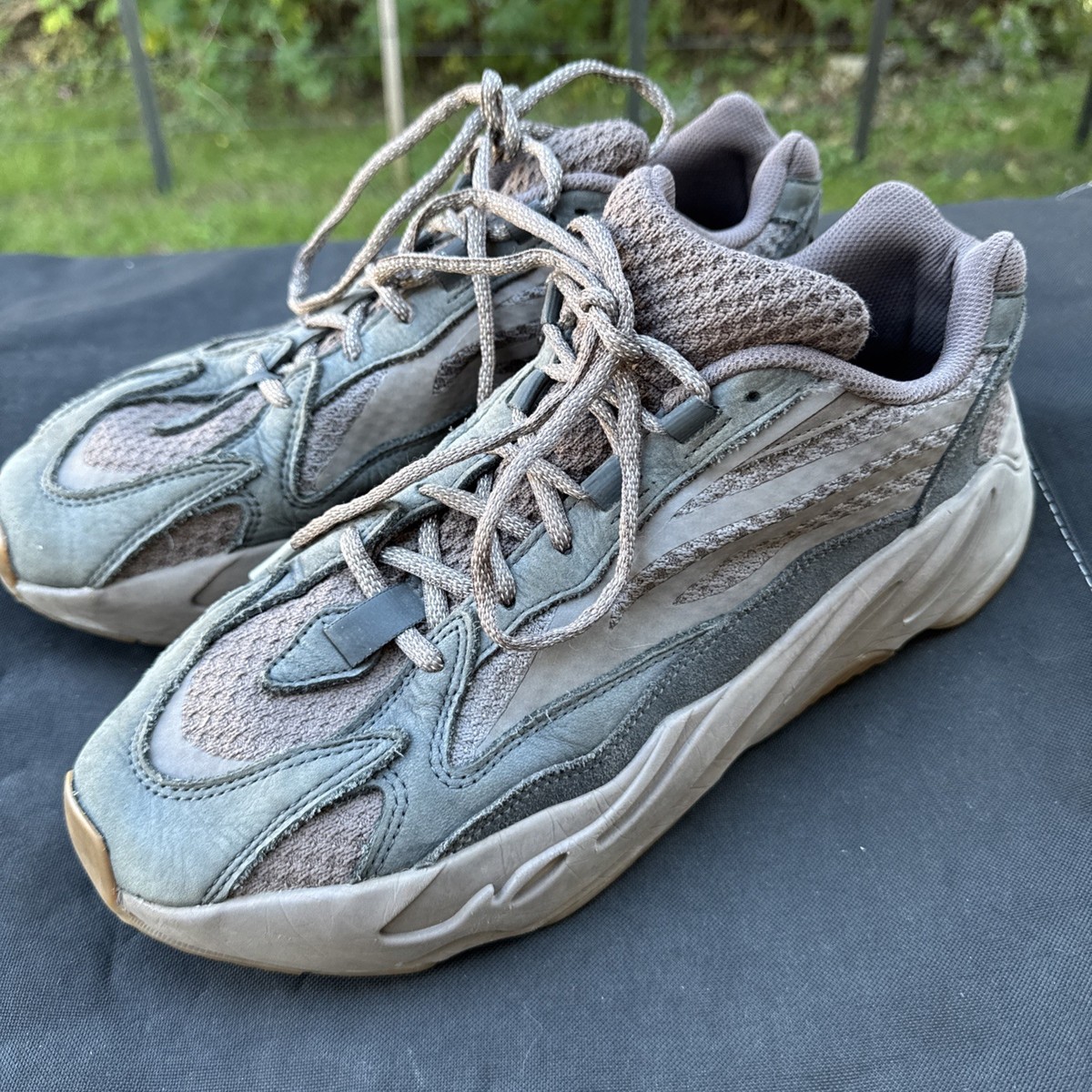 adidas gazelle silver green womens adidas Yeezy 700 V3 Kyanite – AP sneaker