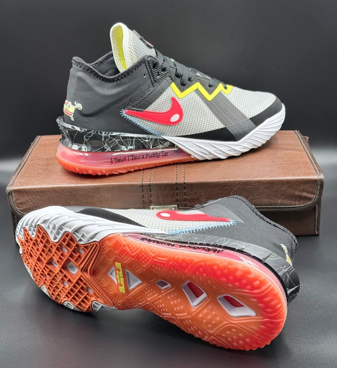Preços baixos em Nike Space Jam x LeBron 18 Low Sylvester x Tweety