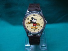 CLASSIC DISNEY MICKEY MOUSE WATCH - NEW BATTERY - WORKING