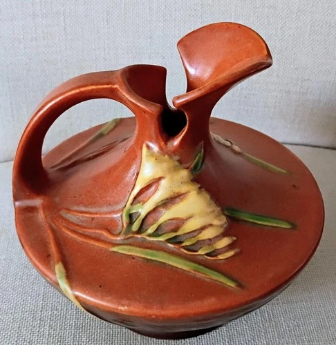 VINTAGE ROSEVILLE POTTERY FREESIA EWER # 19-6