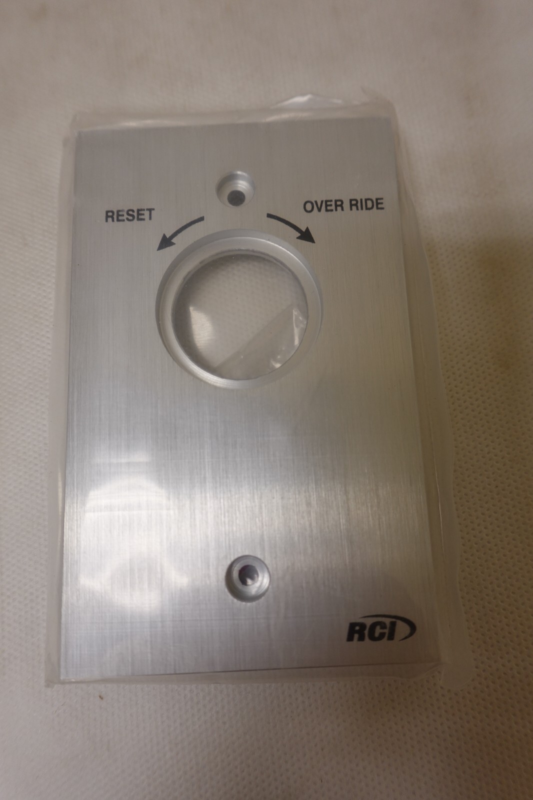 RCI 960RO-MO-MOx28 Aluminum Keyswitch SPDT 2x Momentary Action Standard 3" W