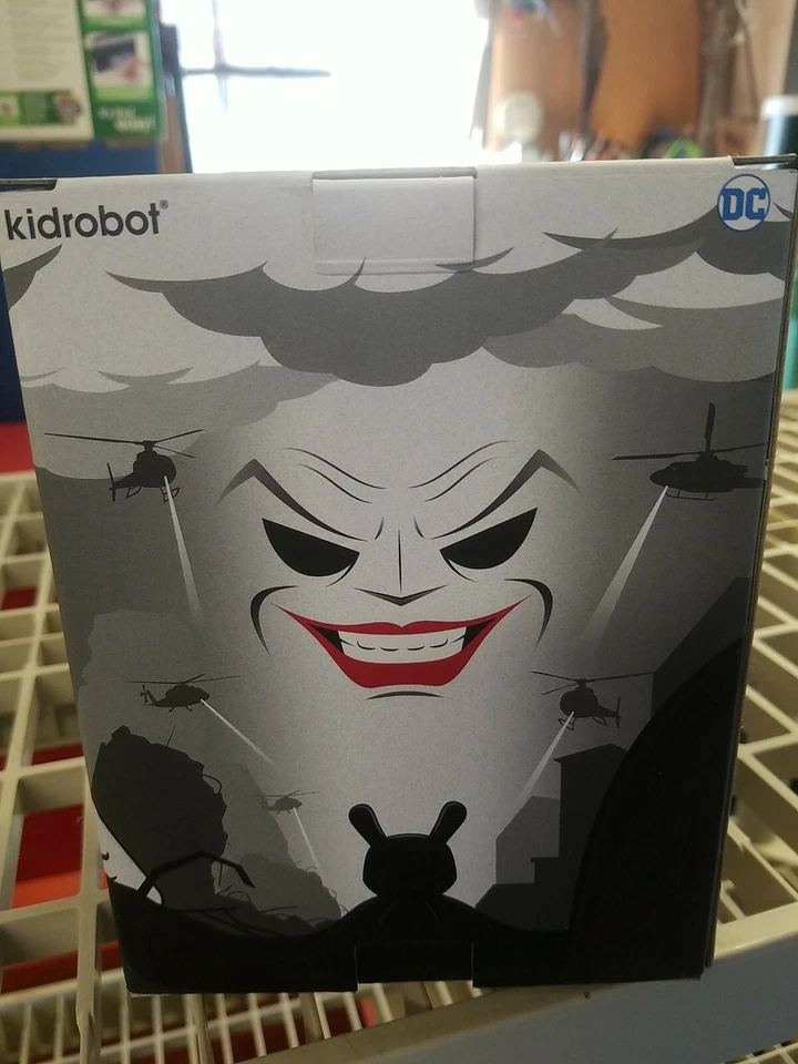 Kidrobot Classic Batman 5" Dunny Vinyl Figure (NEW) DC COMICS - Image 3 of 4