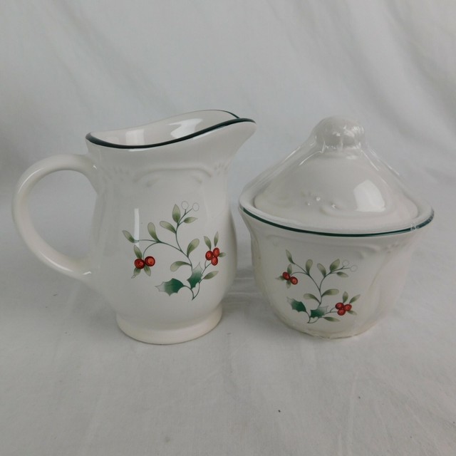 Pfaltzgraff Christmas Winterberry Sugar Creamer Set New in Box Holly