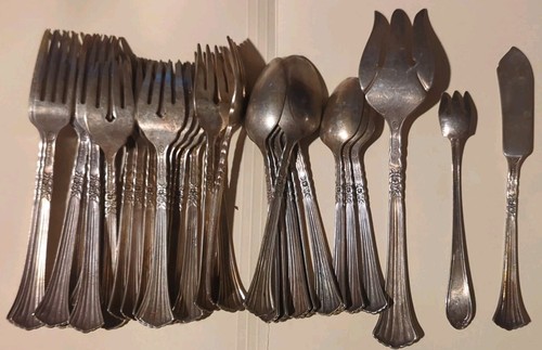 32x LOT- Oneida Ltd. Floral Queen SilverPlate Flatware Silverware Vintage HTF GD - Picture 7 of 15