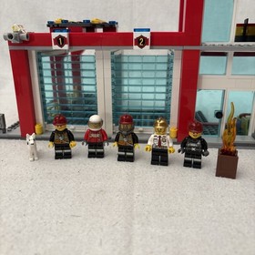 LEGO 60004 City Fire Station 100% Complete