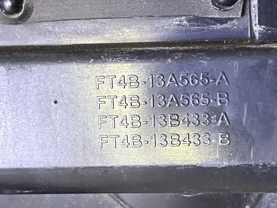 Barra de luz de escotilla Ford Edge 2015-2019 con cámara de reversa FT4B-13A565 Foto 4 de 4