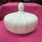 Vintage Anchor Hocking Milk Glass Round Lidded Candy Dish Old Cafe Pattern *CHIP