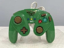 Nintendo Wii U Wired Fight Pad LINK Controller Green / Gold Legend of Zelda PDP