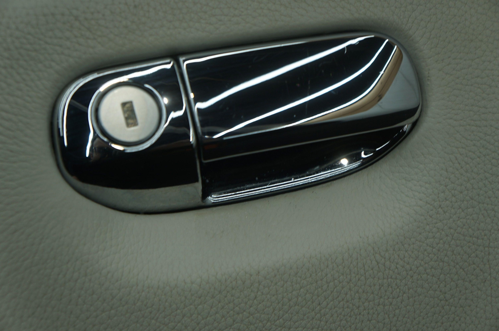 Dashboard Dash Glove Box Storage OEM 9224507 Rolls Royce Ghost Series I 2009-14