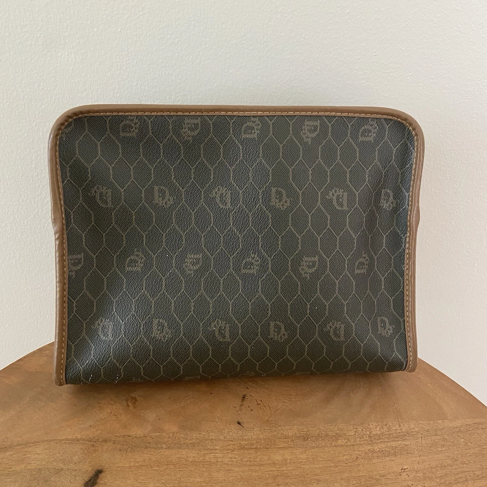 Sac cosmétique vintage en nid d'abeille monogramme monogramme France fermeture éclair cassée
