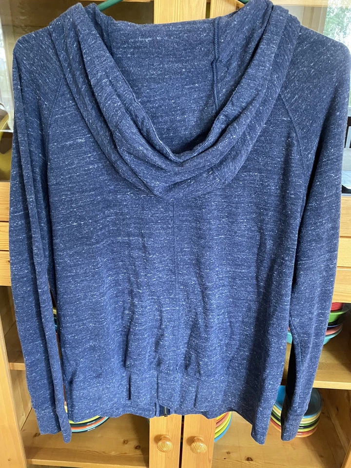 Sudadera con capucha Nike IIHF 2019 Campeonato Mundial Junior. Unisex Hombre’s Sm Or Woman’s Lg. Foto 2 de 4