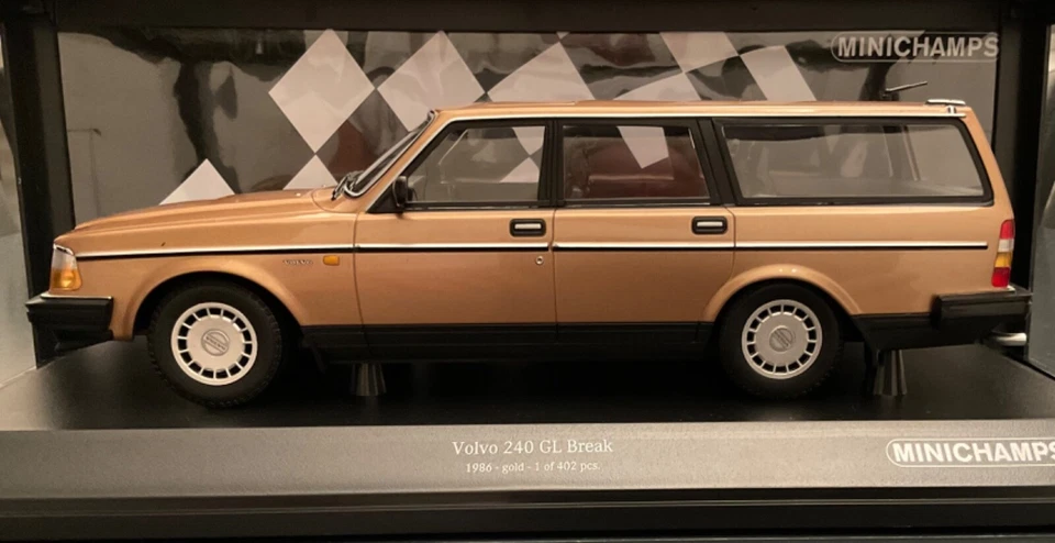 Volvo 240GL Station Wagon 1986 1/18 Minichamps - Immagine 3 di 4