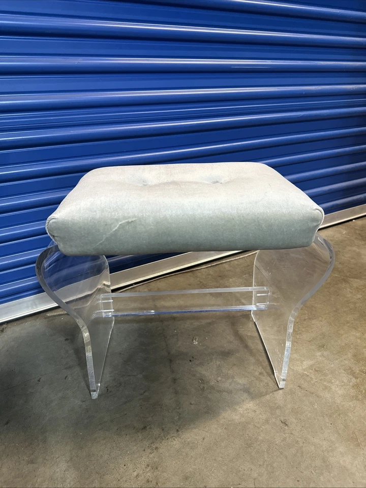 Banco Lucite Moderno Mediados de Siglo Colina Fabricación Cascada Banco Gris Terciopelo Foto 3 de 4