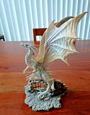 Enchantica Dragon ~ EN2380 - Karaxus - Rare