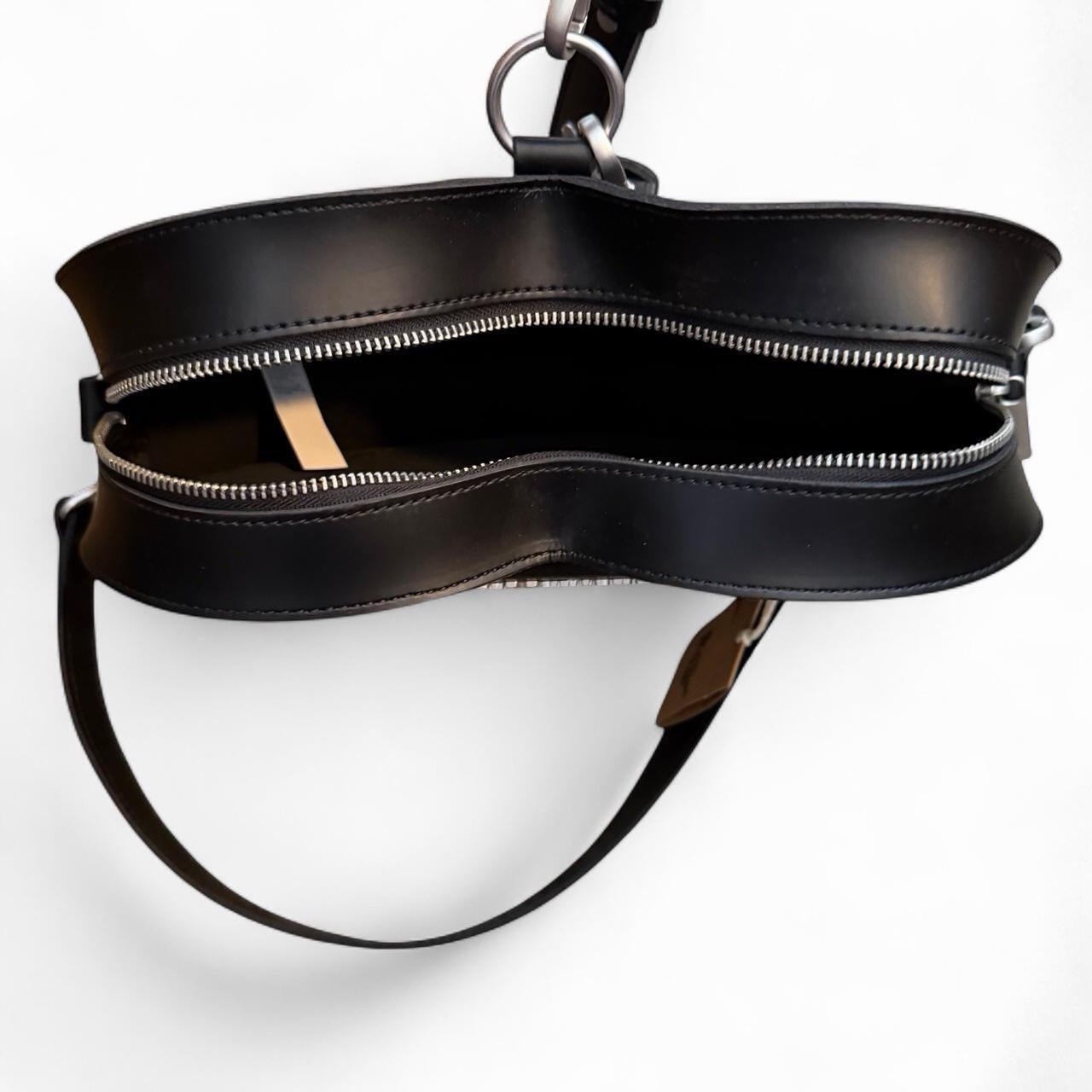Dr. Martens AD015772 2-Way Heart Backpack Shoulder Bag NWT Rare Limited Black image 4