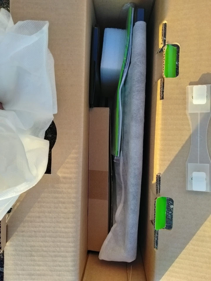 19 in tv with remote - Image 4 of 4