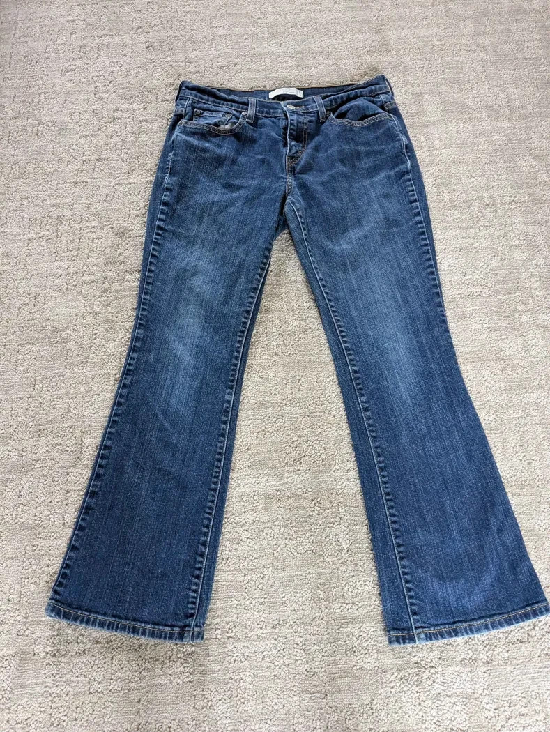 Levi's Strauss & Co Women's Blue 515 Series Bootcut Denim Jeans Size: 8 Short