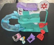 Vintage 2012 Bubble Guppies Check Up Center Hospital  Accessories Lot