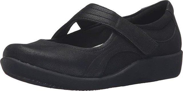 clarks aria pump flat