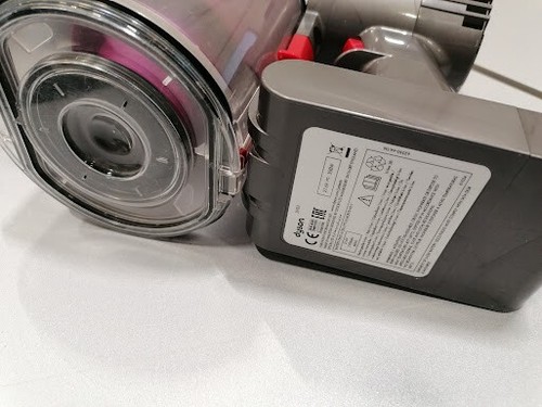 Aspirapolvere Dyson DC62 Animal Pro - Non funzionante graffiato solo per part... - Foto 6 di 7