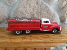 Tin Friction Litho Mobile Gas FORD Truck SSS Toys